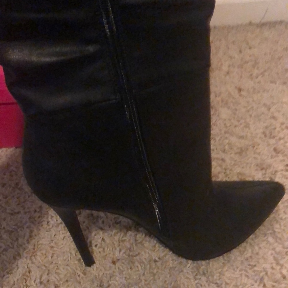 Boots - Picture 3 of 4